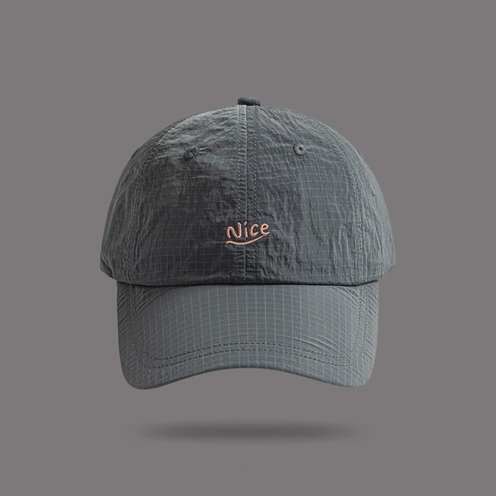 Running Gear Hat - قبعة شمسية رقيقة بنقشة مربعات، سريعة
