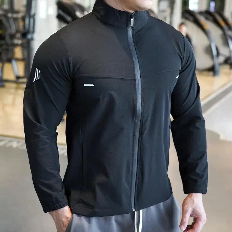 Running Gear Jacket - قمصان رياضية رقيقة من الحرير الجليدي