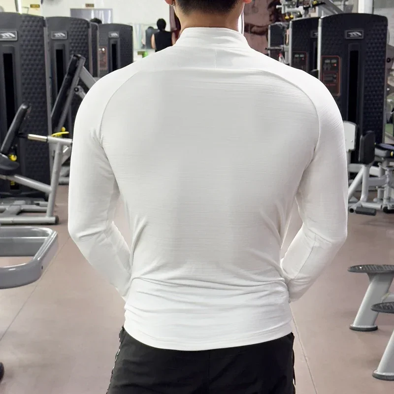 جاكيت ضيق رياضي للرجال ، ملابس - مراجعة Running Gear Jacket وسعره
