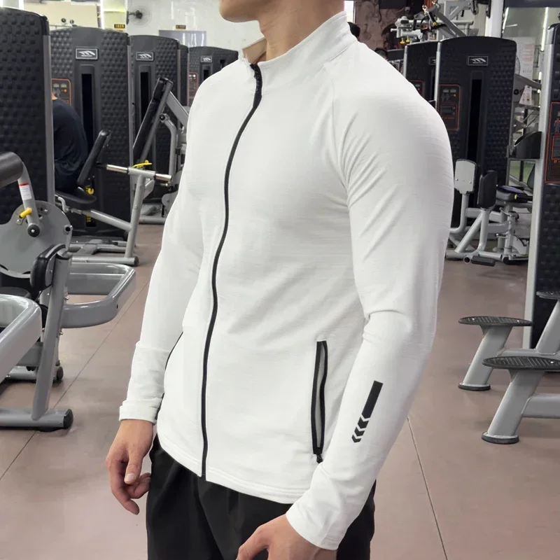 جاكيت ضيق رياضي للرجال ، ملابس - مراجعة Running Gear Jacket وسعره