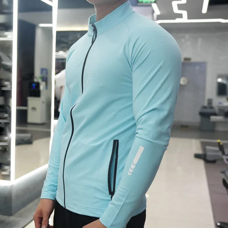 جاكيت ضيق رياضي للرجال ، ملابس - مراجعة Running Gear Jacket وسعره