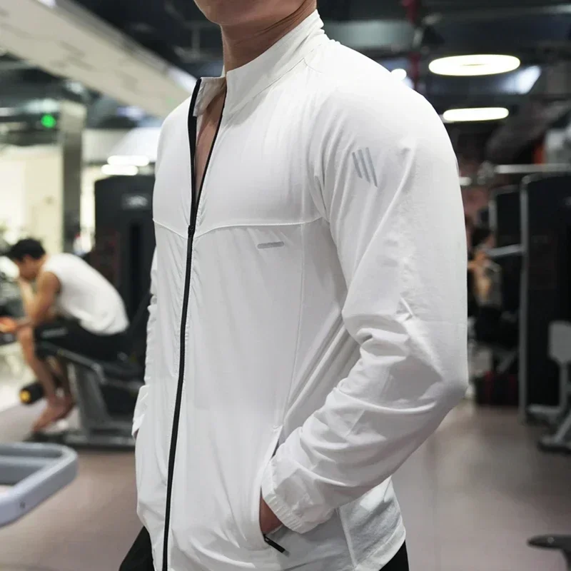 قمصان رياضية رقيقة من الحرير ا - مراجعة Running Gear Jacket وسعره