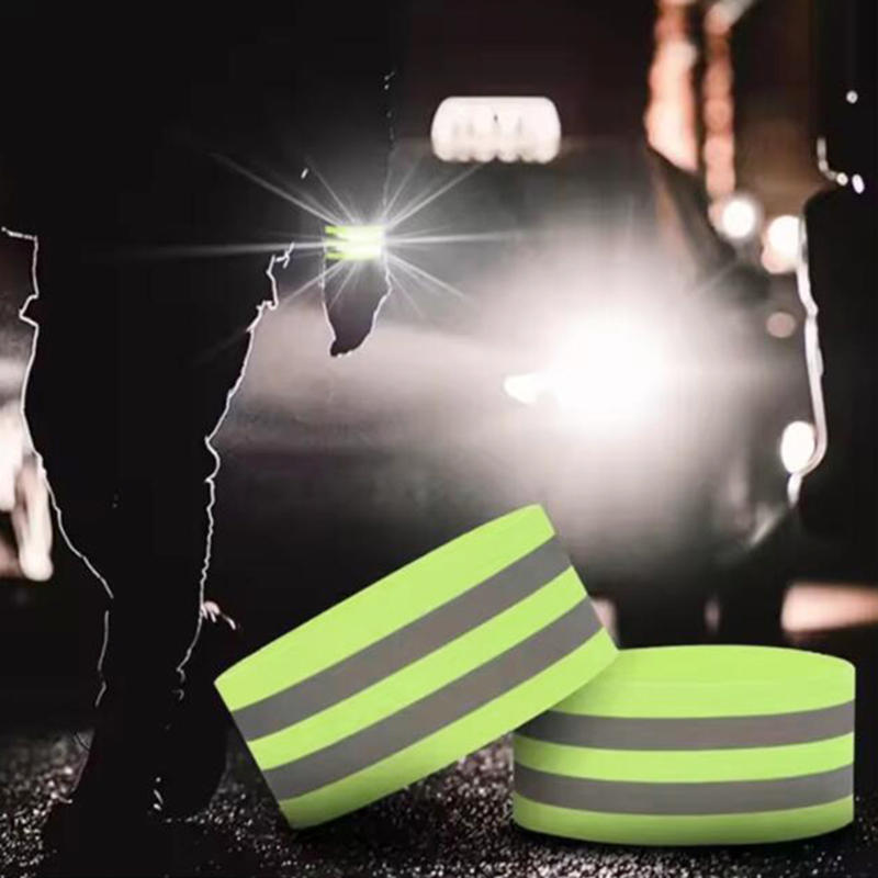 أشرطة عاكسة عالية الوضوح قابلة - مراجعة Running Visibility Gear وسعره