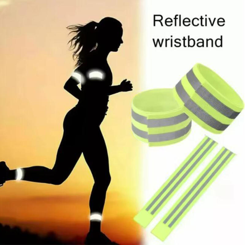 أشرطة عاكسة عالية الوضوح قابلة - مراجعة Running Visibility Gear وسعره
