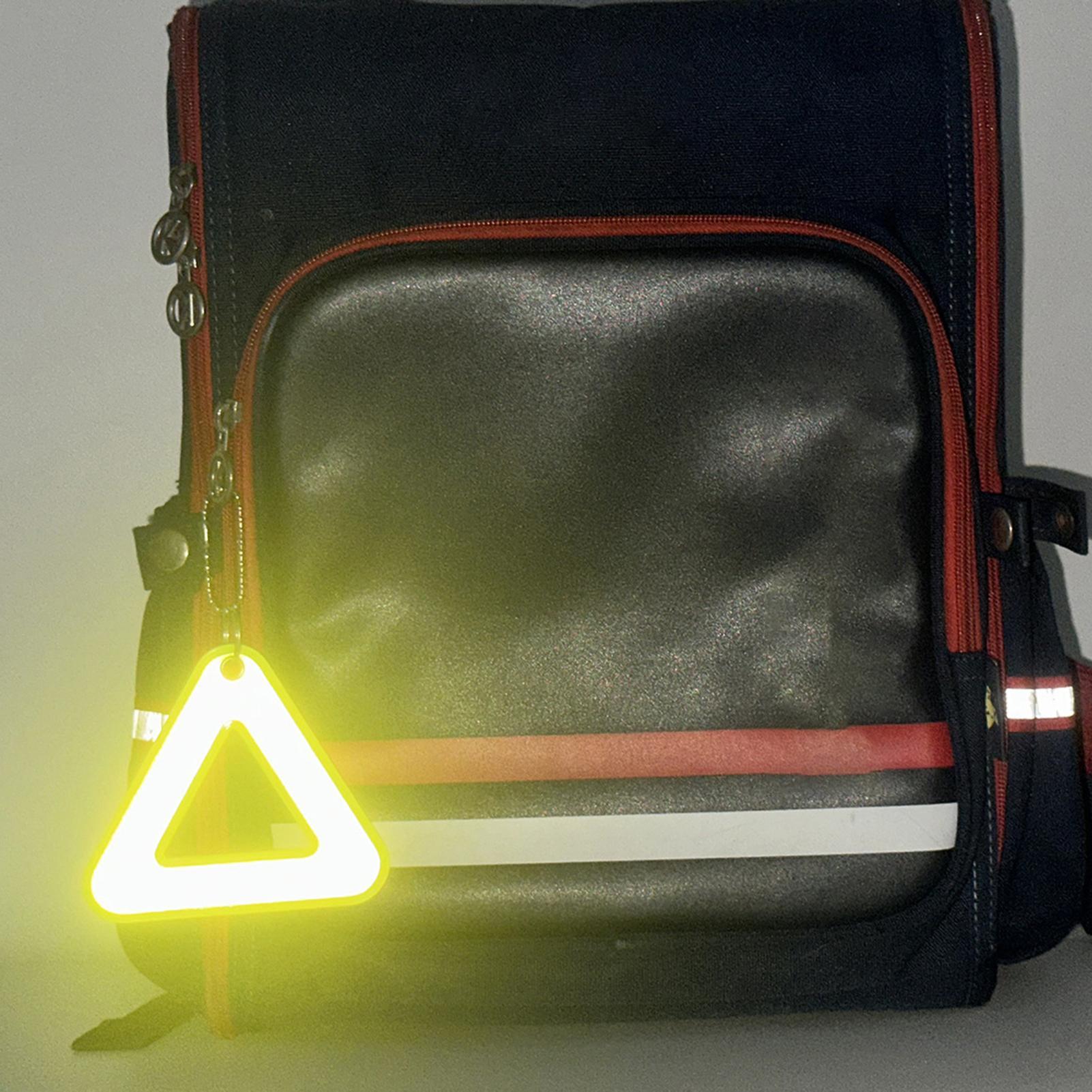 قلادات عاكسة مثلثة الشكل عالية - مراجعة Running Visibility Gear وسعره