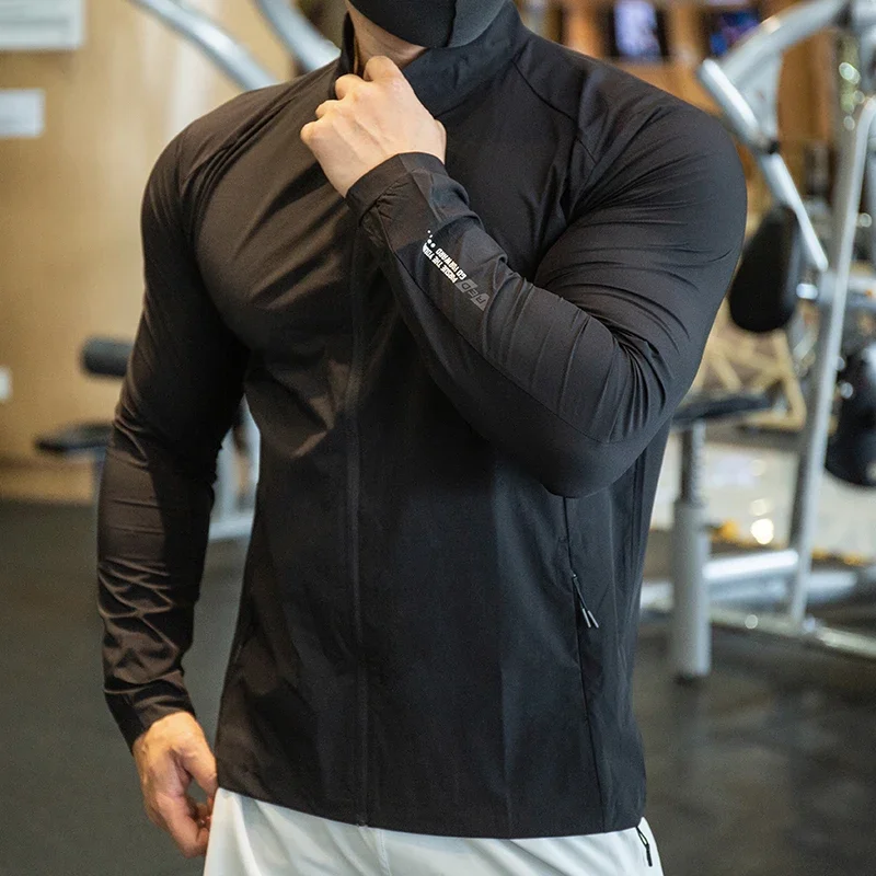 سترات رجالية من الحرير الجليدي - مراجعة Running Gear Jacket وسعره