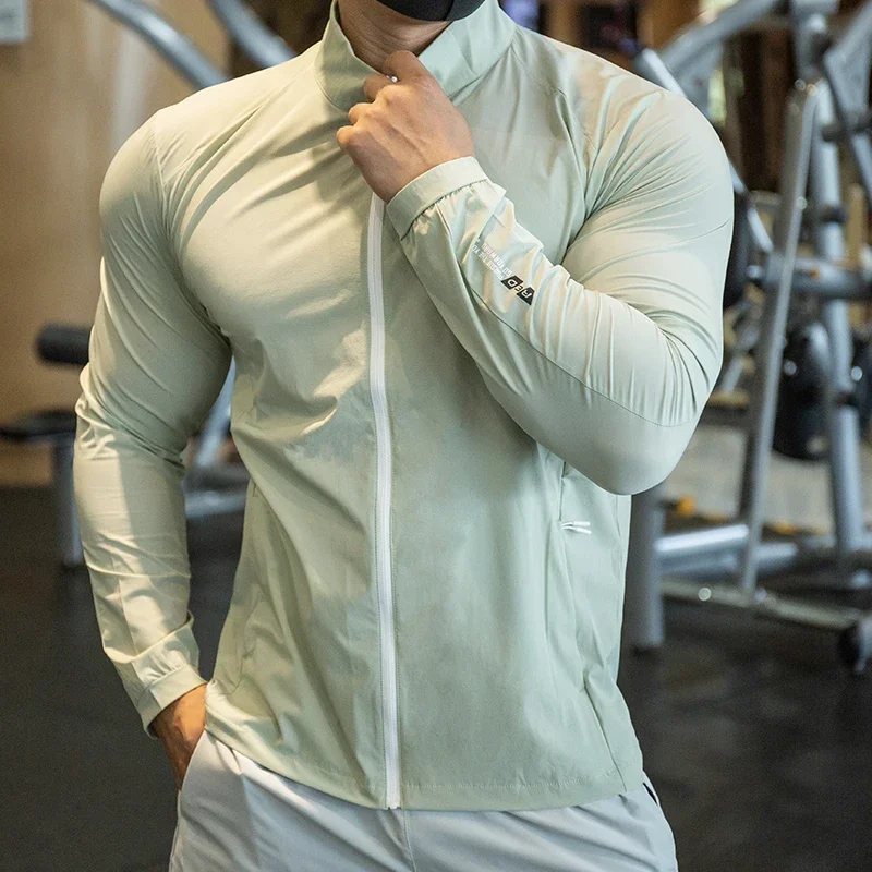 سترات رجالية من الحرير الجليدي - مراجعة Running Gear Jacket وسعره